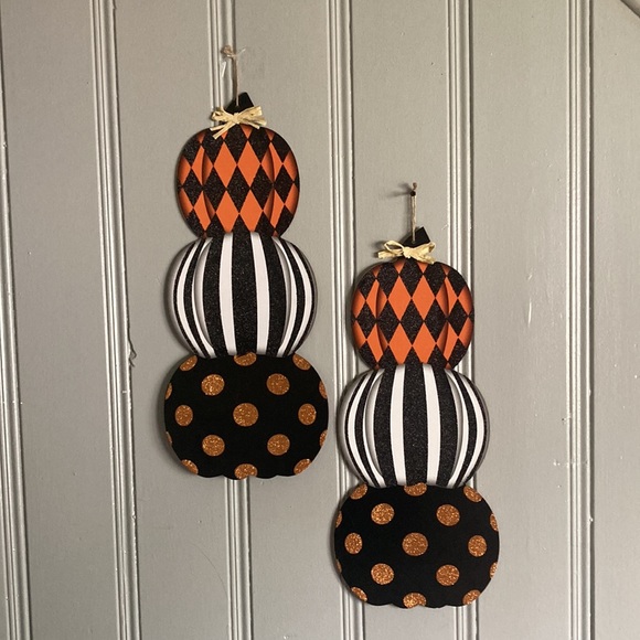 NWT 2- Beautiful Glittered Triple Stacked Wooden Pumpkin Decoration Signs - Picture 12 of 17